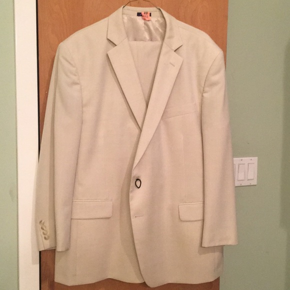 Cream Men’s Suit - Picture 1 of 3